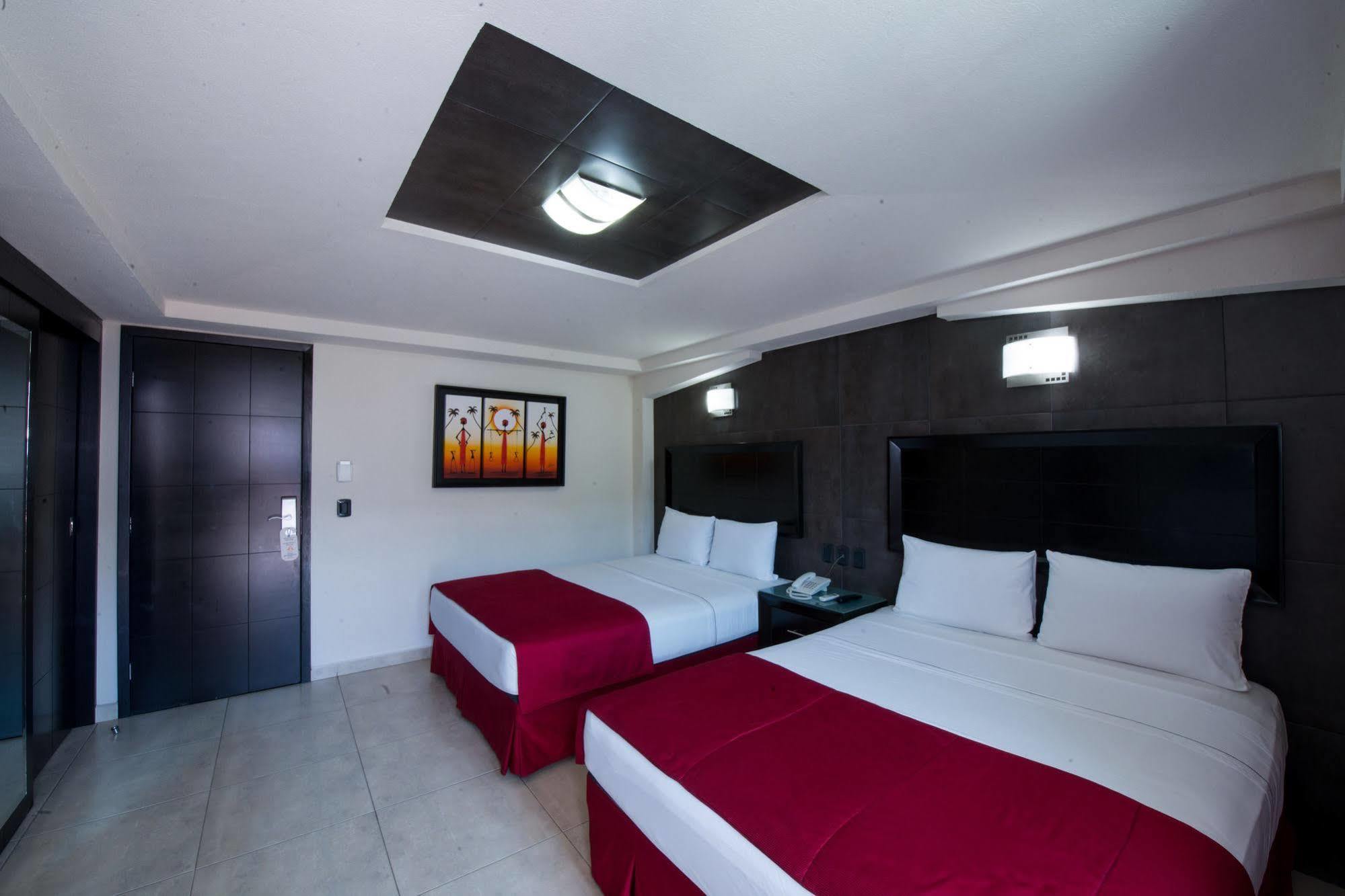 Hotel Portonovo Plaza Malecon Puerto Vallarta Luaran gambar